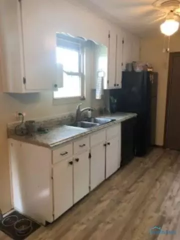 136 Cherry St, Bradner, OH 43406 photo 7