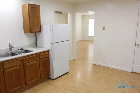 725 Underwood Ave, Toledo, OH 43607 photo 3