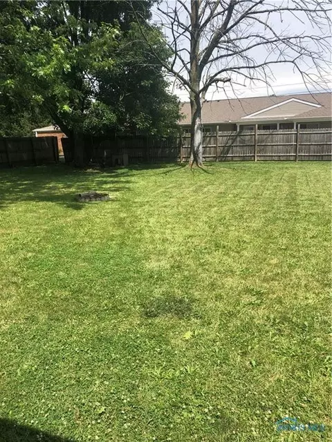 413 Olive Dr, Bryan, OH 43506 photo 9