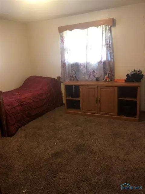 413 Olive Dr, Bryan, OH 43506 photo 5