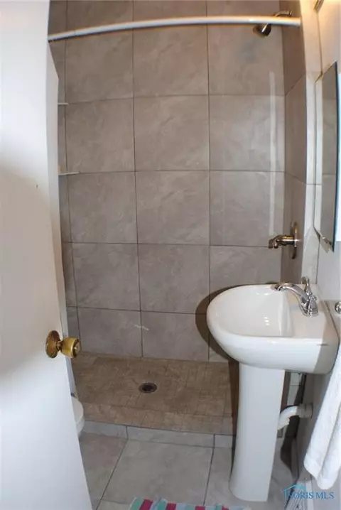 911 Brookley Blvd, Toledo, OH 43607 photo 13