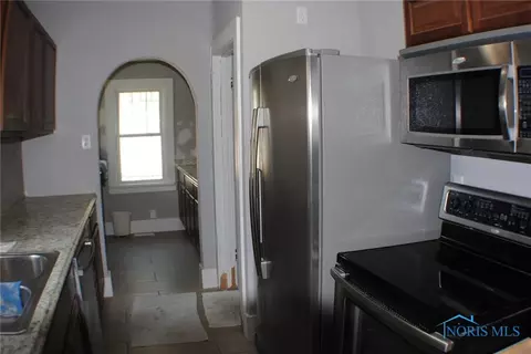 911 Brookley Blvd, Toledo, OH 43607 photo 8