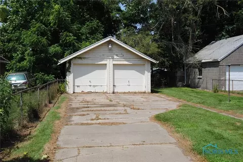 911 Brookley Blvd, Toledo, OH 43607 photo 4