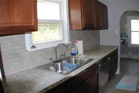911 Brookley Blvd, Toledo, OH 43607 photo 7