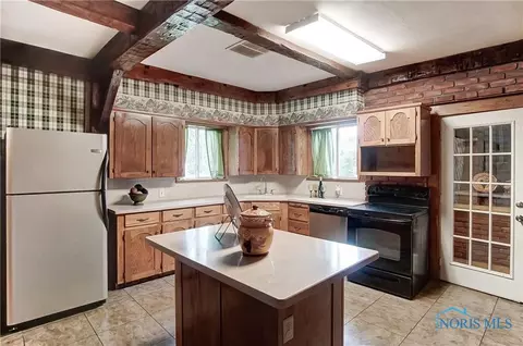 29332 E Broadway St, Walbridge, OH 43465 photo 14