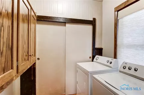 29332 E Broadway St, Walbridge, OH 43465 photo 16