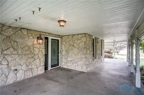 29332 E Broadway St, Walbridge, OH 43465 photo 5