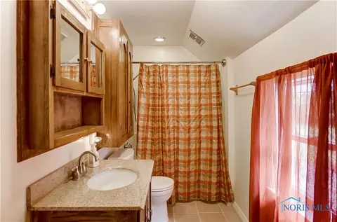 29332 E Broadway St, Walbridge, OH 43465 photo 28