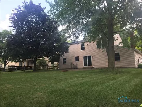 3831 Farmbrook Dr, Sylvania, OH 43560 photo 4