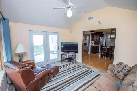 6953 Springview Dr, Maumee, OH 43537 photo 13