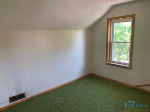 124 E Maple St, Deshler, OH 43516 photo 15