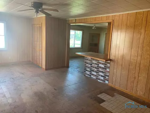 124 E Maple St, Deshler, OH 43516 photo 12