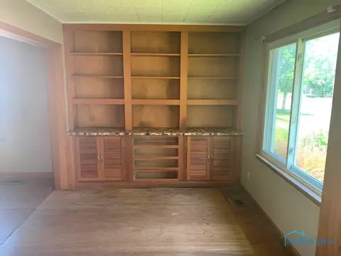 124 E Maple St, Deshler, OH 43516 photo 3