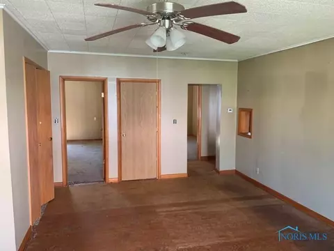 124 E Maple St, Deshler, OH 43516 photo 5