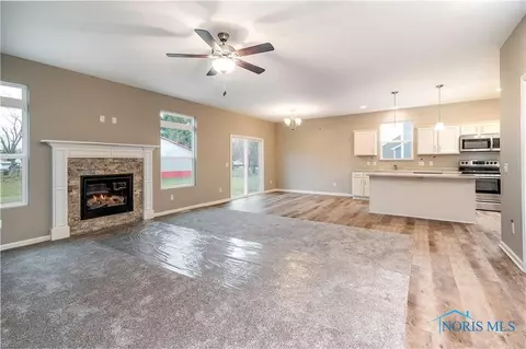 6555 Wesley Dr, Walbridge, OH 43465 photo 10