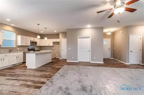 6555 Wesley Dr, Walbridge, OH 43465 photo 12