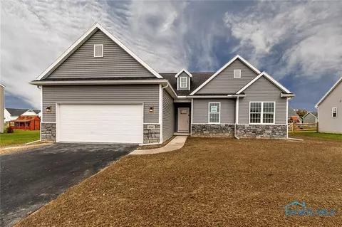 6561 Alexander Dr, Walbridge, OH 43465 photo 1