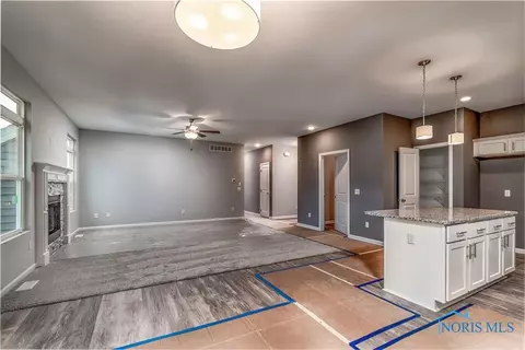 6561 Alexander Dr, Walbridge, OH 43465 photo 10
