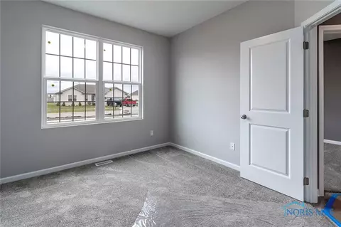 6561 Alexander Dr, Walbridge, OH 43465 photo 25