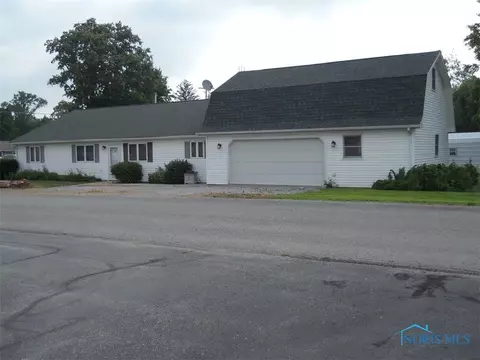 621 W Wayne St, Paulding, OH 45879 photo 3