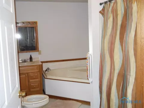 621 W Wayne St, Paulding, OH 45879 photo 9