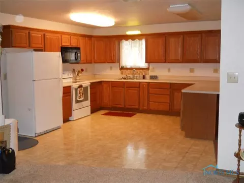 621 W Wayne St, Paulding, OH 45879 photo 8