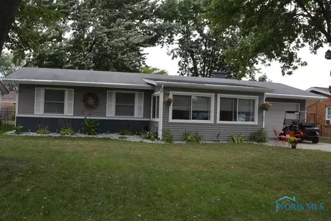 207 Warner St, Walbridge, OH 43465 photo 3