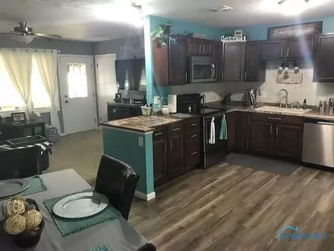 207 Warner St, Walbridge, OH 43465 photo 17