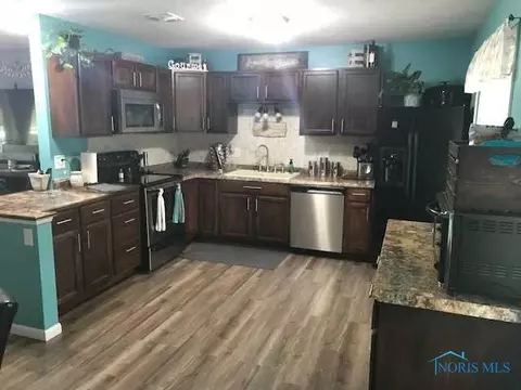 207 Warner St, Walbridge, OH 43465 photo 18