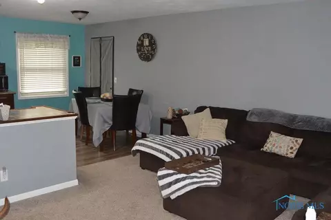 207 Warner St, Walbridge, OH 43465 photo 9