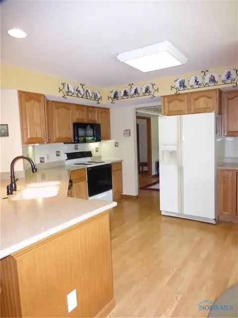 114 Hogan Ln, Bryan, OH 43506 photo 11