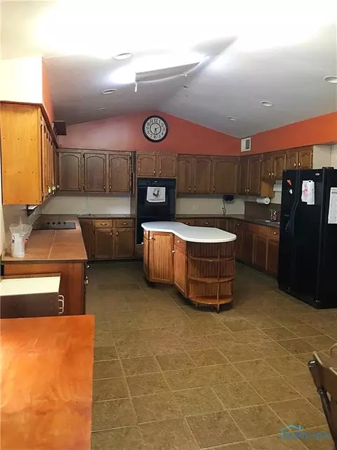 420 E Holmes St, Deshler, OH 43516 photo 6