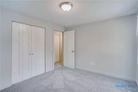 320 Heathshire Dr, Toledo, OH 43607 photo 18