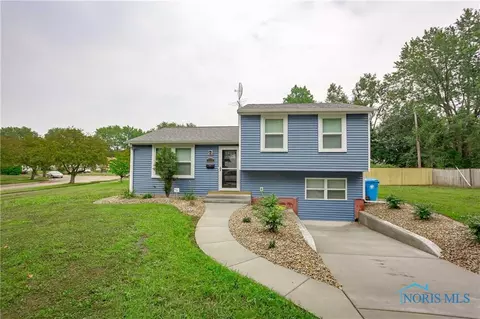320 Heathshire Dr, Toledo, OH 43607 photo 1