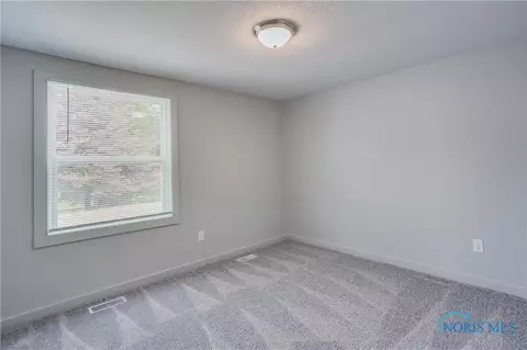 320 Heathshire Dr, Toledo, OH 43607 photo 17