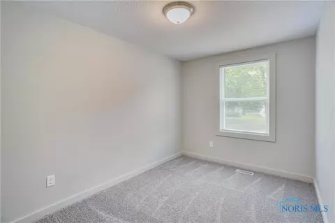 320 Heathshire Dr, Toledo, OH 43607 photo 19