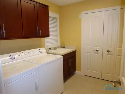 3853 Deer Valley Ln, Maumee, OH 43537 photo 12