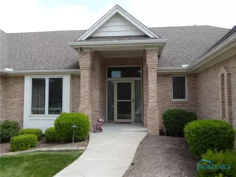 3853 Deer Valley Ln, Maumee, OH 43537 photo 2