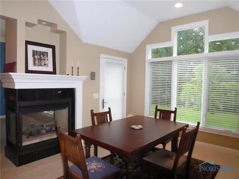 3853 Deer Valley Ln, Maumee, OH 43537 photo 11
