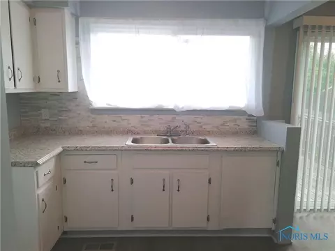 117 Bloomfield Ave, Toledo, OH 43607 photo 6