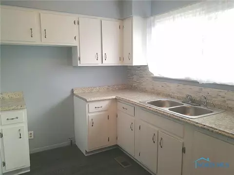 117 Bloomfield Ave, Toledo, OH 43607 photo 7