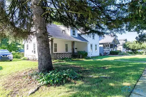 412 E John St, Maumee, OH 43537 photo 2