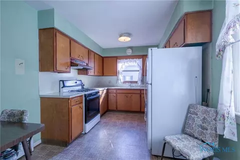 412 E John St, Maumee, OH 43537 photo 7