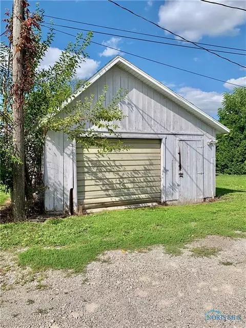 322 S Cherry St, Bryan, OH 43506 photo 8