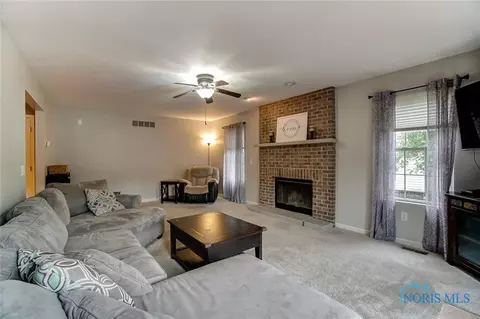 232 E Sawmill Rd, Findlay, OH 45840 photo 5