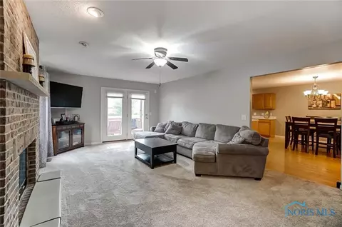 232 E Sawmill Rd, Findlay, OH 45840 photo 3