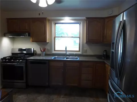 1814 Middle Ct, Bryan, OH 43506 photo 13