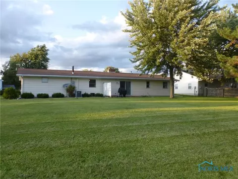 1814 Middle Ct, Bryan, OH 43506 photo 3