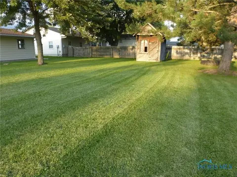 1814 Middle Ct, Bryan, OH 43506 photo 4