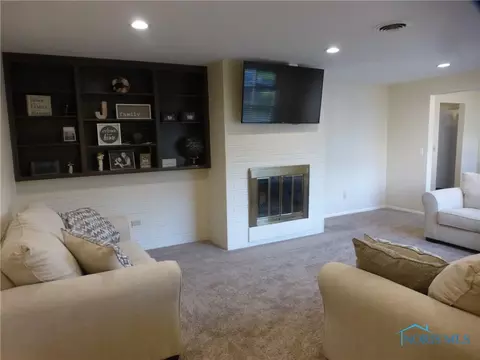 1814 Middle Ct, Bryan, OH 43506 photo 7